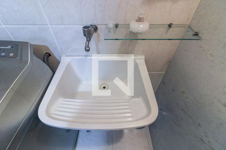 Casa de condomínio à venda com 220m², 5 quartos e 2 vagasLavanderia e Banheiro