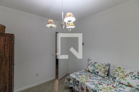 Casa de condomínio à venda com 220m², 5 quartos e 2 vagasQuarto
