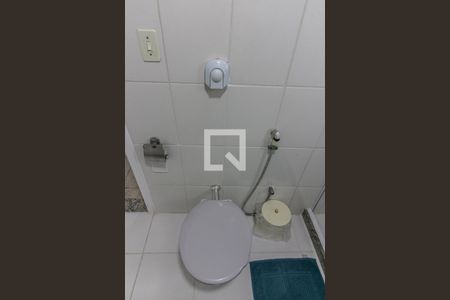 Casa de condomínio à venda com 220m², 5 quartos e 2 vagasBanheiro (suítes 3 e 4)