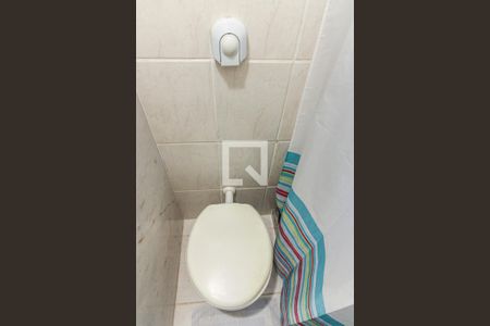 Casa de condomínio à venda com 220m², 5 quartos e 2 vagasLavanderia e Banheiro