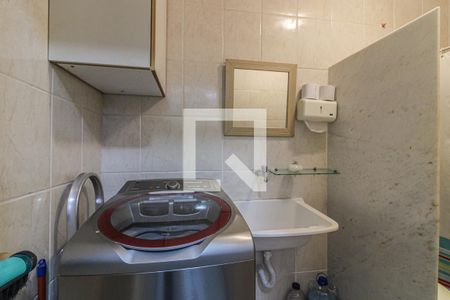 Casa de condomínio à venda com 220m², 5 quartos e 2 vagasLavanderia e Banheiro