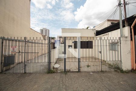 Casa à venda com 240m², 2 quartos e 4 vagasFachada