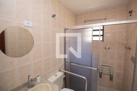 Casa à venda com 240m², 2 quartos e 4 vagasBanheiro Casa 2