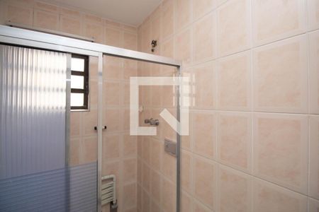 Casa à venda com 240m², 2 quartos e 4 vagasBanheiro Casa 2