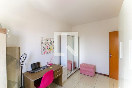 Quarto 1 de apartamento à venda com 2 quartos, 60m² em Parque Pinheiros, Taboão da Serra