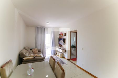 Sala de apartamento à venda com 2 quartos, 60m² em Parque Pinheiros, Taboão da Serra