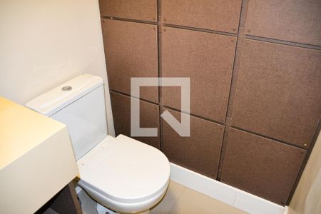 Apartamento à venda com 90m², 3 quartos e 2 vagas Apartamento à venda com 90m², 3 quartos e 2 vagasBanheiro de Serviço