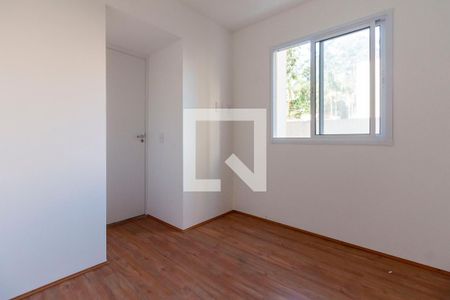 Quarto 2 de apartamento para alugar com 2 quartos, 34m² em Vila Carmosina, São Paulo