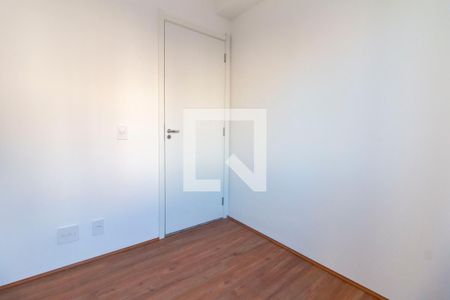 Quarto 1 de apartamento para alugar com 2 quartos, 34m² em Vila Carmosina, São Paulo