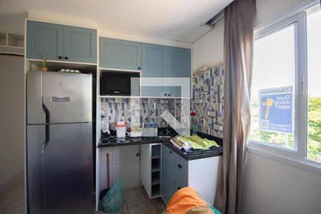 Placa na Janela de apartamento à venda com 2 quartos, 40m² em Itaquera, São Paulo