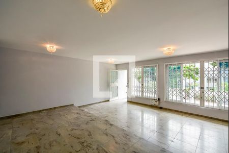 Sala de casa à venda com 5 quartos, 240m² em Medianeira, Porto Alegre