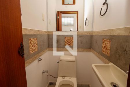 Lavabo de casa à venda com 3 quartos, 200m² em Santa Efigênia, Belo Horizonte