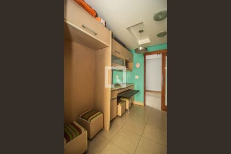 Cozinha  de apartamento à venda com 2 quartos, 76m² em Azenha, Porto Alegre
