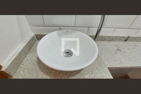 Lavabo de casa para alugar com 3 quartos, 120m² em Jardim Santo Antônio, Santo André