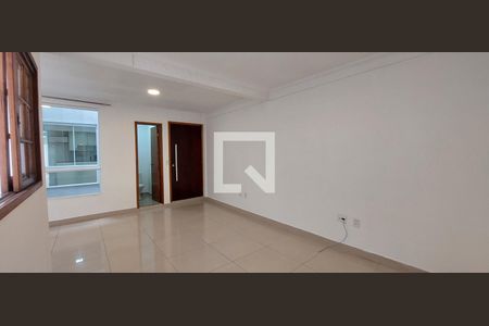 Sala de casa para alugar com 3 quartos, 120m² em Jardim Santo Antônio, Santo André