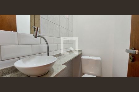 Lavabo de casa para alugar com 3 quartos, 120m² em Jardim Santo Antônio, Santo André