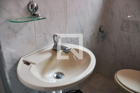 Casa à venda com 151m², 3 quartos e 2 vagasBanheiro Suite 1