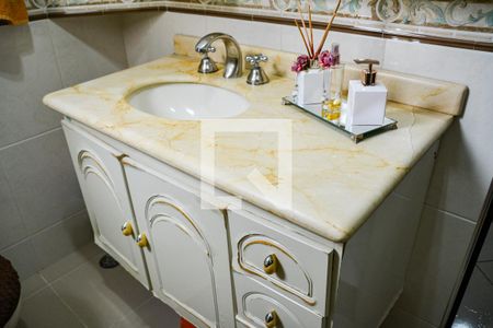 Casa à venda com 151m², 3 quartos e 2 vagasBanheiro Suite 2