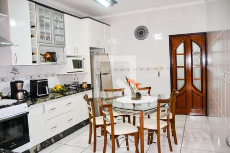 Casa à venda com 151m², 3 quartos e 2 vagasCozinha