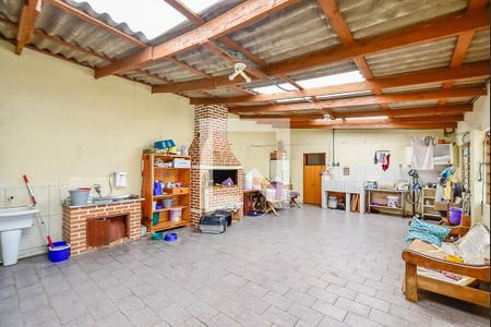 Casa à venda com 350m², 5 quartos e 5 vagasChurrasqueira