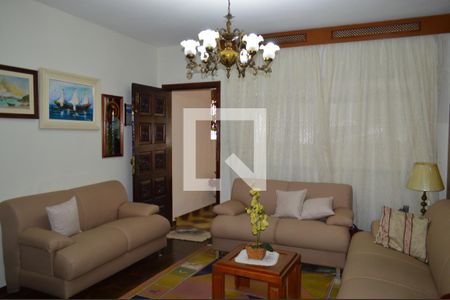 Sala de casa à venda com 3 quartos, 133m² em Vila Firmiano Pinto, São Paulo