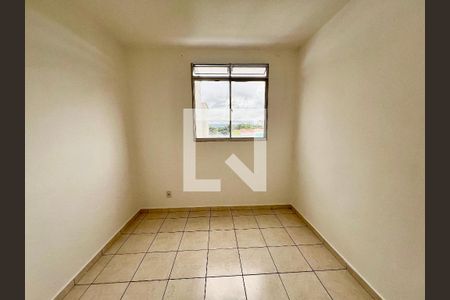 Quarto 2 de apartamento para alugar com 2 quartos, 45m² em Cabral, Contagem