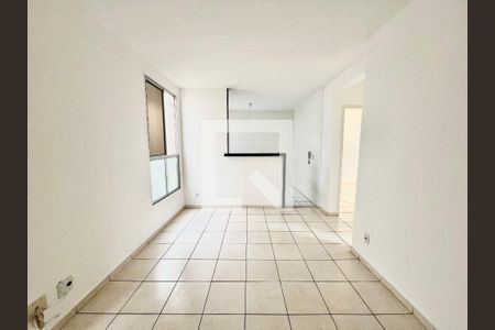 Sala de apartamento para alugar com 2 quartos, 45m² em Cabral, Contagem