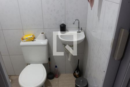 Banheiro de casa para alugar com 1 quarto, 28m² em Santo Antônio, São Caetano do Sul