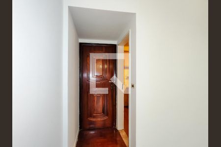 Entrada de apartamento à venda com 2 quartos, 80m² em Grajaú, Rio de Janeiro