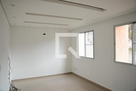 Sala de casa de condomínio para alugar com 3 quartos, 108m² em Jardim Ipes, Cotia