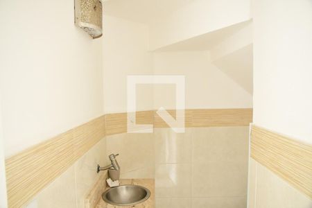 Lavabo de casa de condomínio para alugar com 3 quartos, 108m² em Jardim Ipes, Cotia