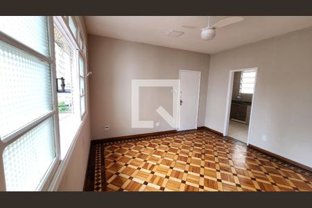 Detalhe Sala de apartamento para alugar com 2 quartos, 70m² em Gonzaga, Santos