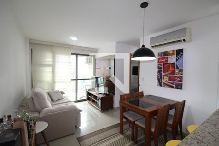 Apartamento à venda com 77m², 3 quartos e 1 vagaSala