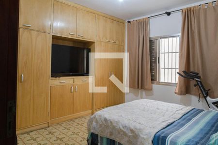 Casa à venda com 450m², 3 quartos e 8 vagas Casa à venda com 450m², 3 quartos e 8 vagasQuarto 2