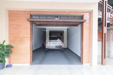 Casa à venda com 450m², 3 quartos e 8 vagas Casa à venda com 450m², 3 quartos e 8 vagasGaragem