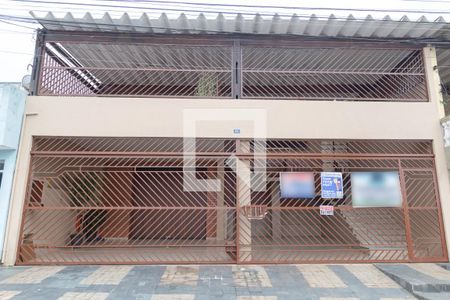 Casa à venda com 450m², 3 quartos e 8 vagas Casa à venda com 450m², 3 quartos e 8 vagasFachada Casa