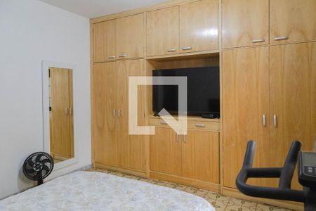 Casa à venda com 450m², 3 quartos e 8 vagas Casa à venda com 450m², 3 quartos e 8 vagasQuarto 2