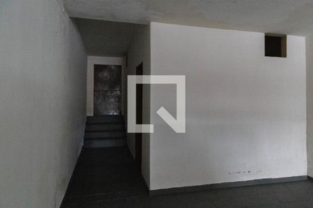 Casa à venda com 450m², 3 quartos e 8 vagas Casa à venda com 450m², 3 quartos e 8 vagasDispensa Garagem