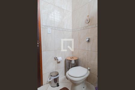 Casa à venda com 450m², 3 quartos e 8 vagas Casa à venda com 450m², 3 quartos e 8 vagasBanheiro 1