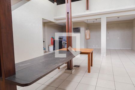 Casa à venda com 450m², 3 quartos e 8 vagas Casa à venda com 450m², 3 quartos e 8 vagasQuintal do Fundo