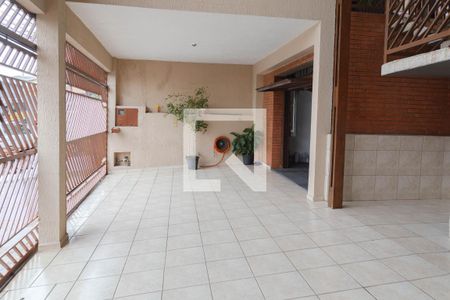 Casa à venda com 450m², 3 quartos e 8 vagas Casa à venda com 450m², 3 quartos e 8 vagasGaragem