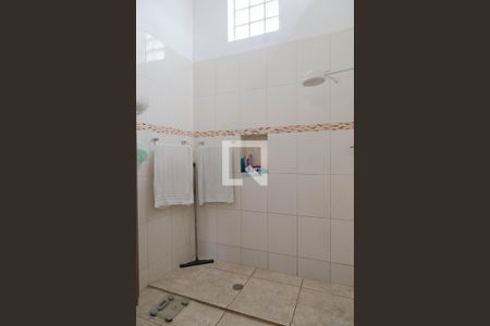 Casa à venda com 450m², 3 quartos e 8 vagas Casa à venda com 450m², 3 quartos e 8 vagasBanheiro da Suíte