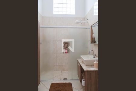 Casa à venda com 450m², 3 quartos e 8 vagas Casa à venda com 450m², 3 quartos e 8 vagasBanheiro 1