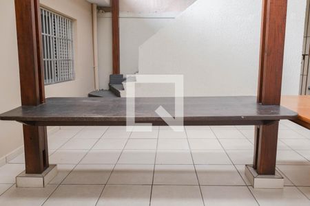 Casa à venda com 450m², 3 quartos e 8 vagas Casa à venda com 450m², 3 quartos e 8 vagasQuintal do Fundo