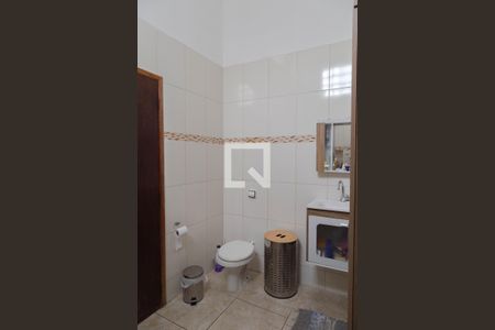 Casa à venda com 450m², 3 quartos e 8 vagas Casa à venda com 450m², 3 quartos e 8 vagasBanheiro da Suíte