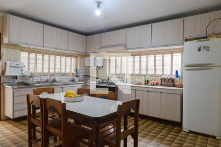 Casa à venda com 450m², 3 quartos e 8 vagas Casa à venda com 450m², 3 quartos e 8 vagasCozinha