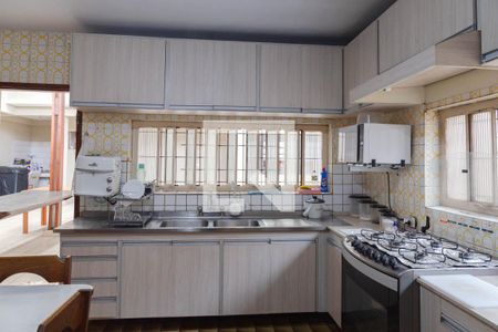 Casa à venda com 450m², 3 quartos e 8 vagas Casa à venda com 450m², 3 quartos e 8 vagasCozinha