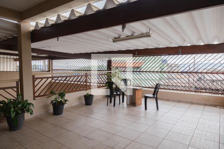 Casa à venda com 450m², 3 quartos e 8 vagas Casa à venda com 450m², 3 quartos e 8 vagasQuintal Frente Casa