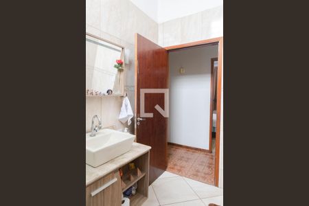 Casa à venda com 450m², 3 quartos e 8 vagas Casa à venda com 450m², 3 quartos e 8 vagasBanheiro 1