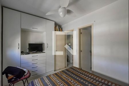 Suíte de apartamento à venda com 3 quartos, 74m² em Teresópolis, Porto Alegre